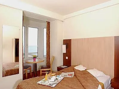 Hotel De Normandie 2*